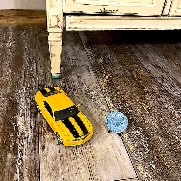 Bumblebee transformers, car and coin - Picture 14 of 14